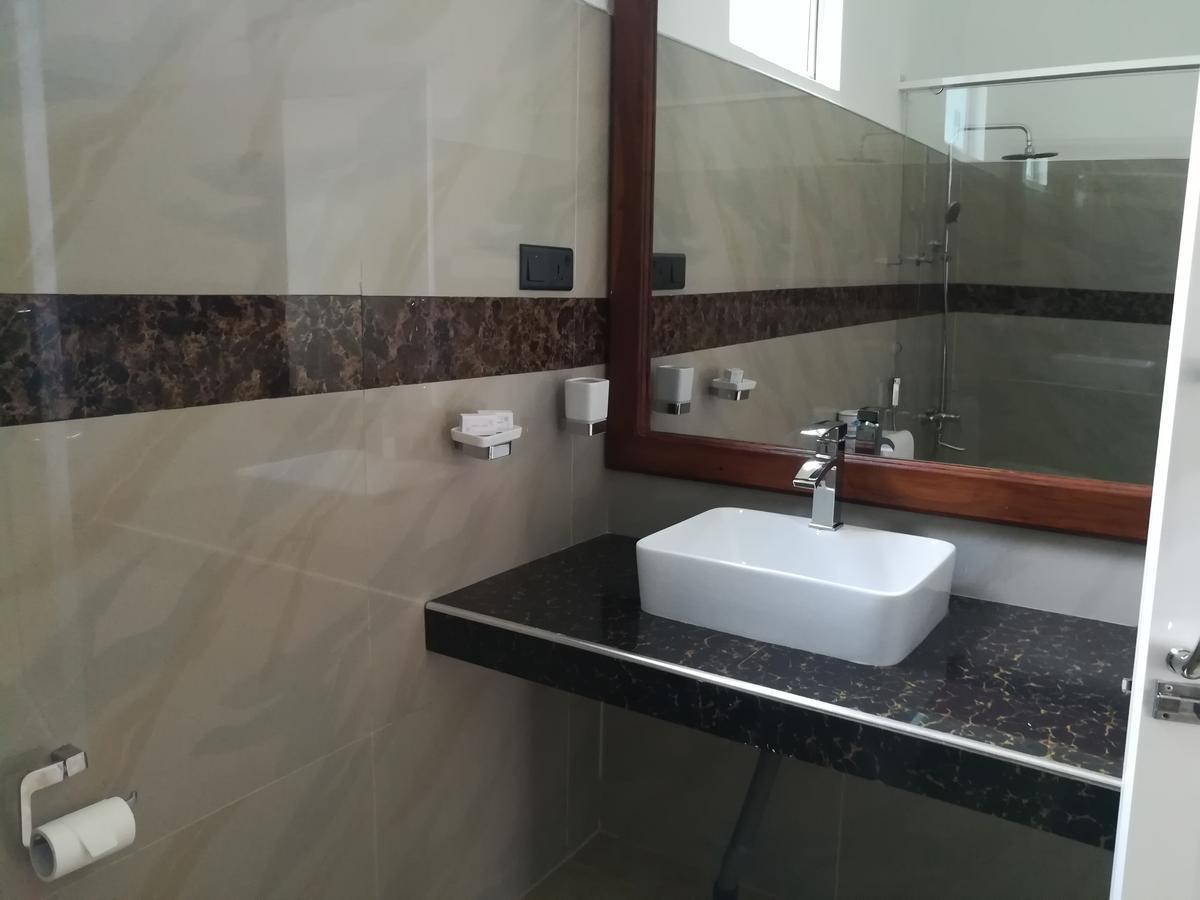 אנוראדפורה Margosa Lake Resort מראה חיצוני תמונה