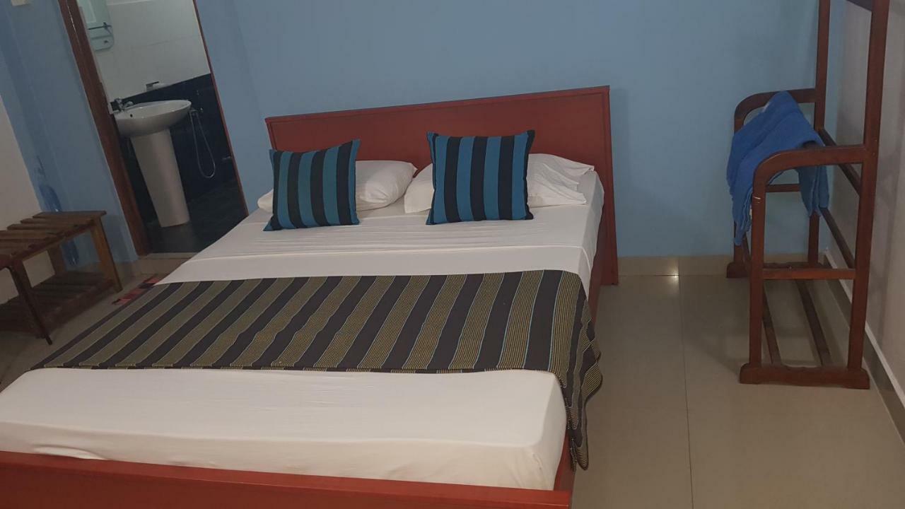 אנוראדפורה Margosa Lake Resort מראה חיצוני תמונה